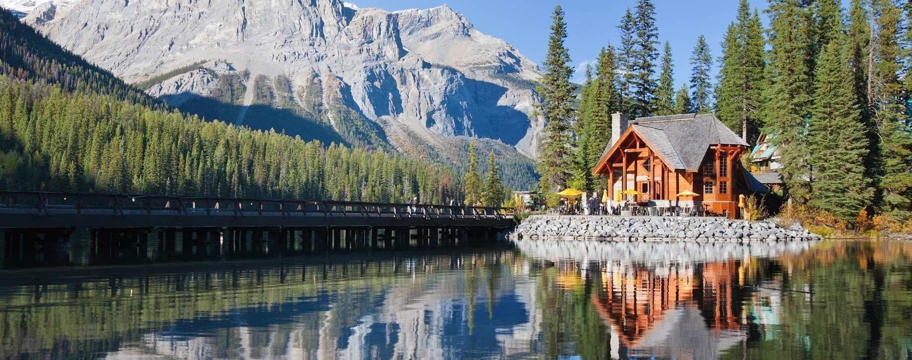 10 Beautiful Resorts on North American Lakes | Lake resort 